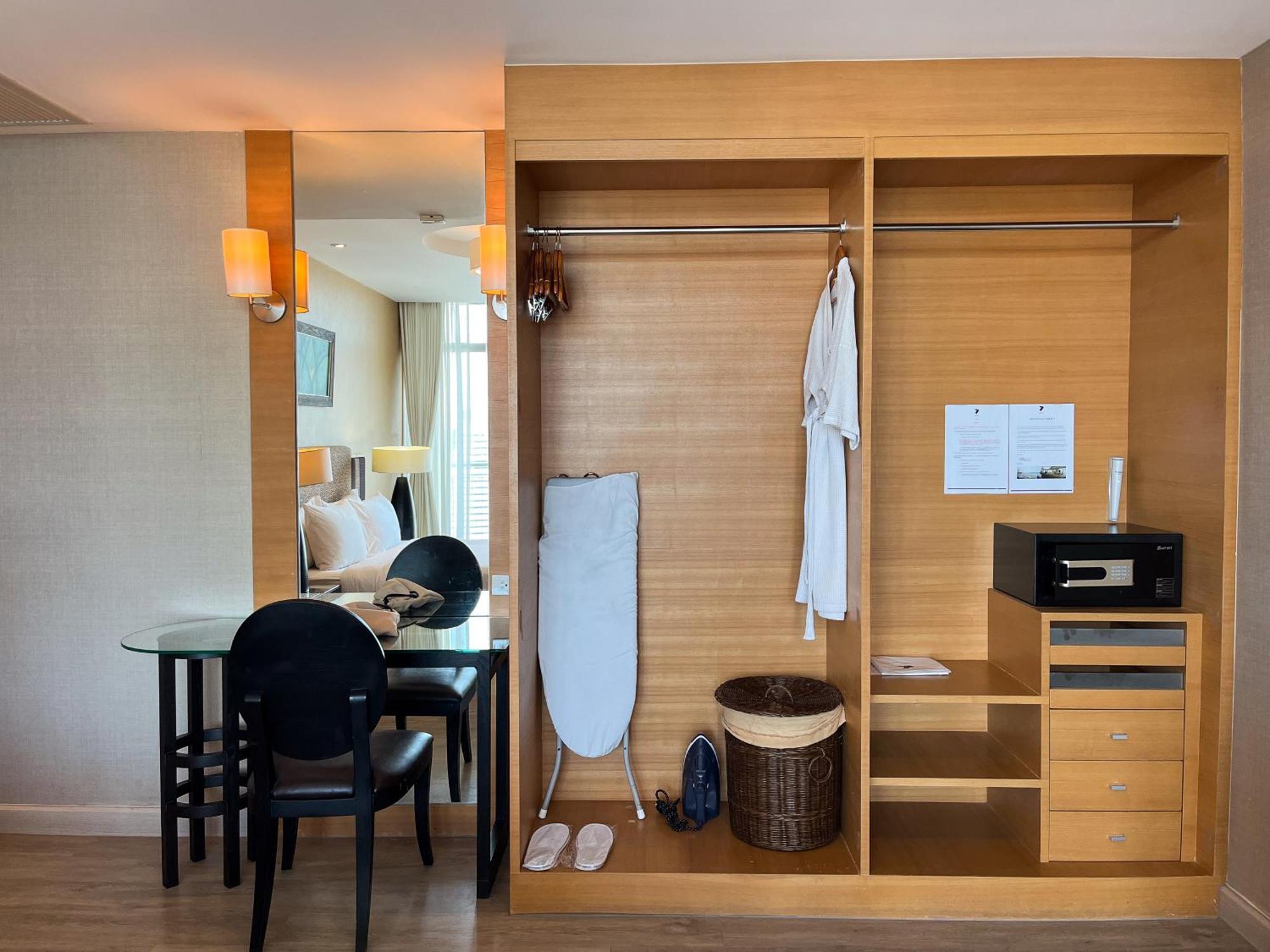 Urbana Sathorn Hotel, 5* Бангкок